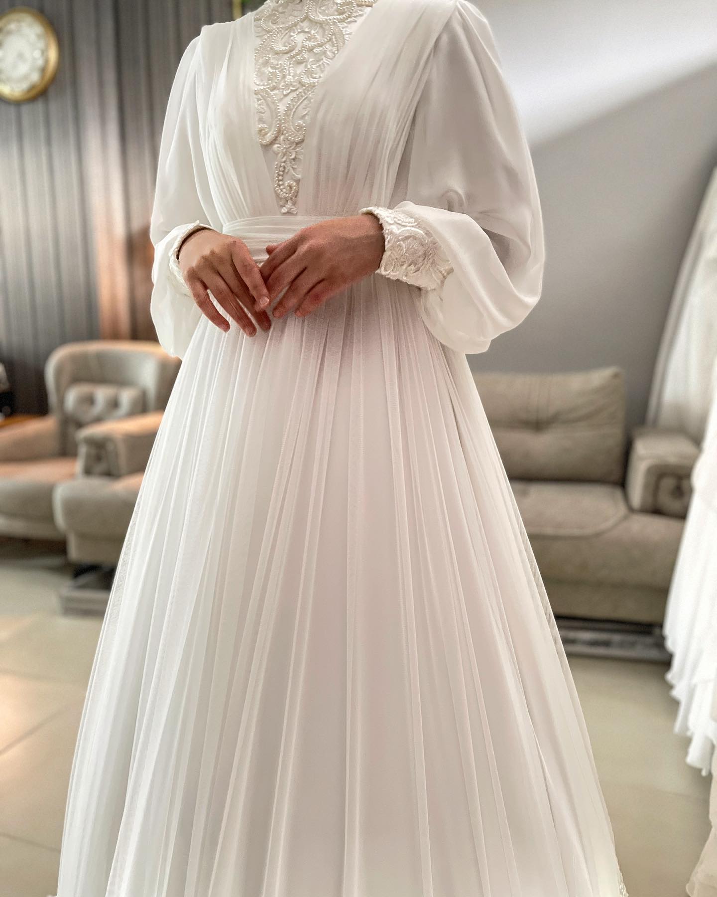 Elegant Lace Muslim Wedding Dresses Dubai Arabic Hijab Bridal Gowns for Bride Pearls Appliques Long Sleeves Robe De Mariee