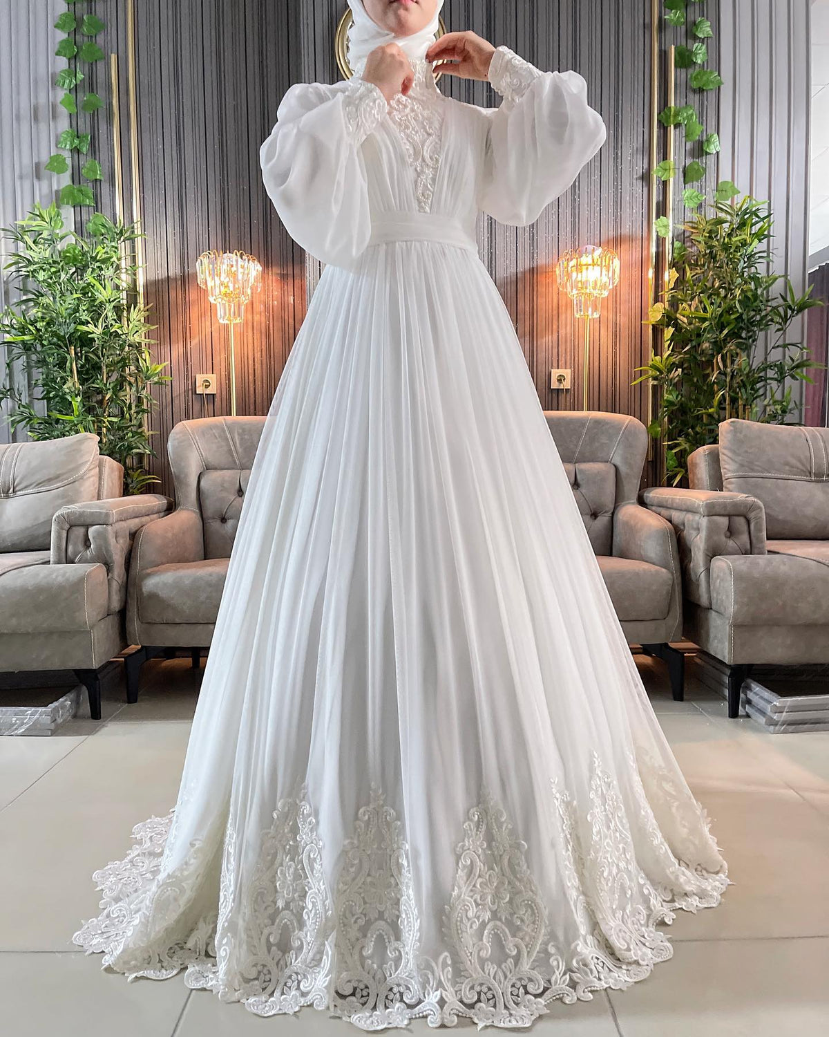 Elegant Lace Muslim Wedding Dresses Dubai Arabic Hijab Bridal Gowns for Bride Pearls Appliques Long Sleeves Robe De Mariee