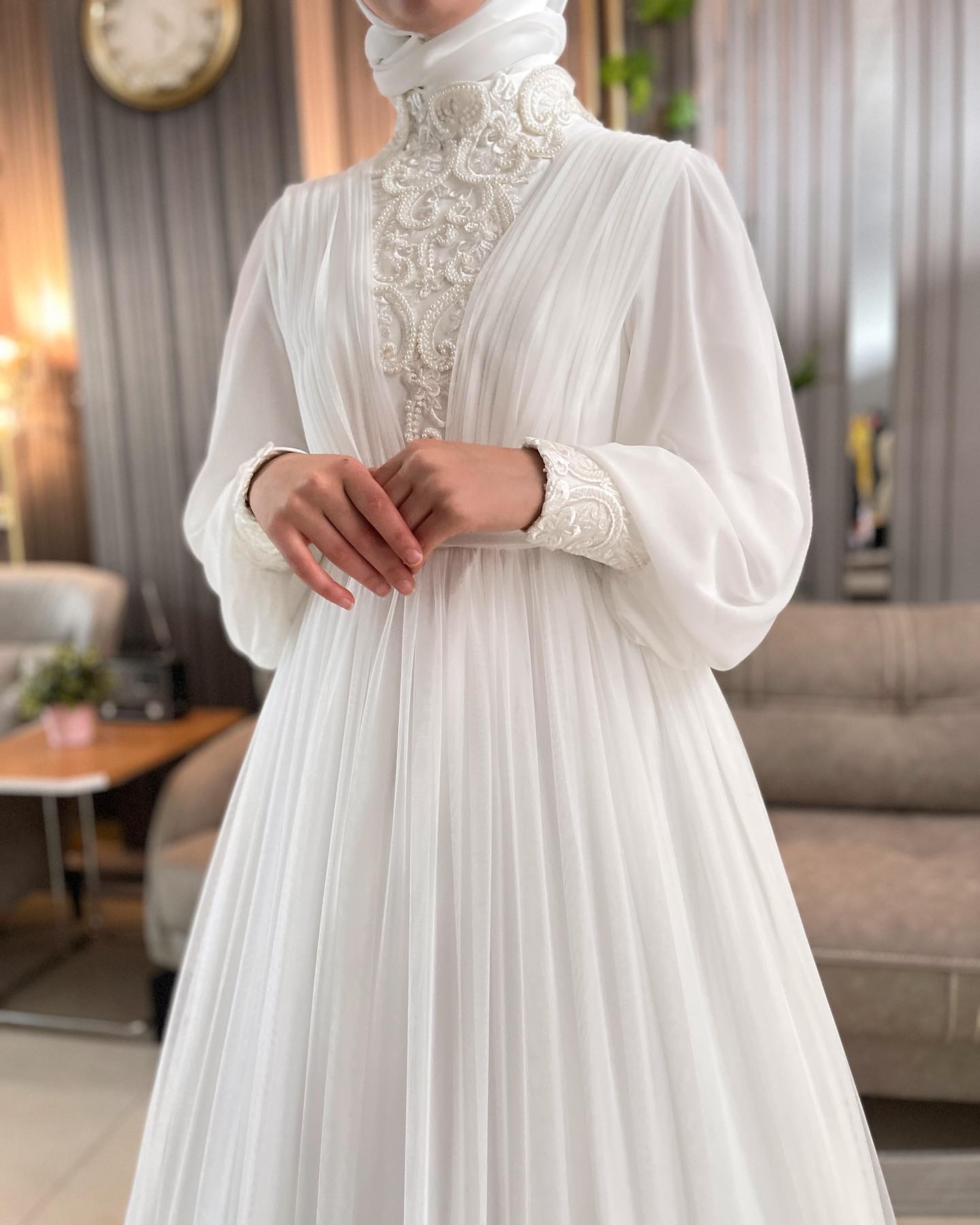 Elegant Lace Muslim Wedding Dresses Dubai Arabic Hijab Bridal Gowns for Bride Pearls Appliques Long Sleeves Robe De Mariee