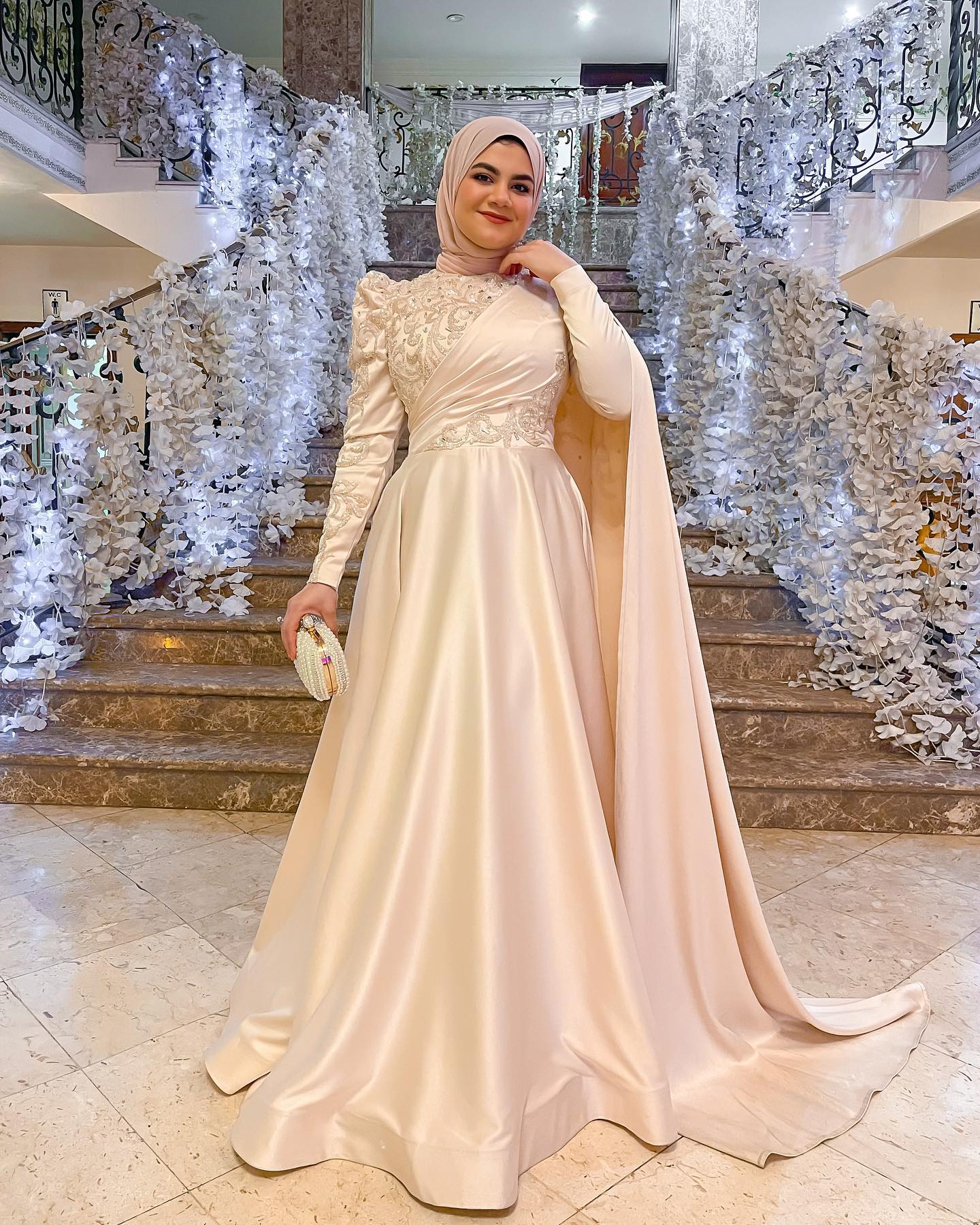 Long Sleeve Muslim Evening Dress Elegant Satin Beaded Lace Arabic Hijab Formal Party Dress Vestido Fiesta Boda Invitada