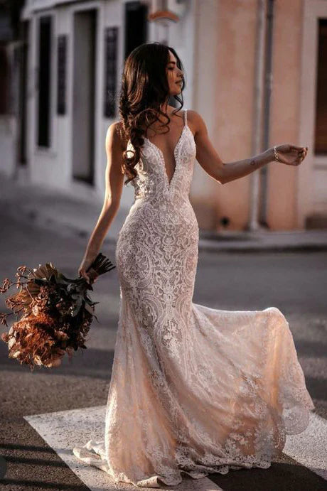 Spaghetti Strap V Neck Wedding Dress Appliques Lace Wedding Gown Mermaid Sexy Bridal Dress Custom Size Charming Bridal Gown