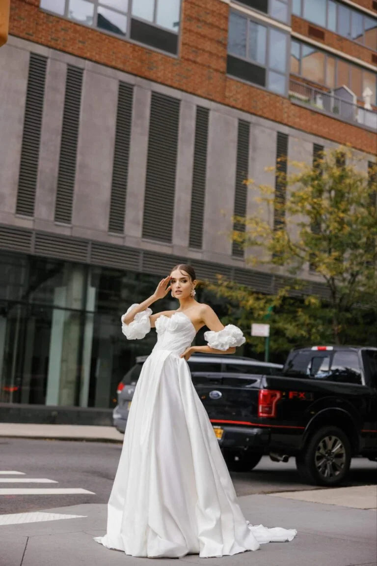 Elegant Wedding Dresses Strapless Lacing up Side Slit Backless Draped for Women Marriage Bride Gown