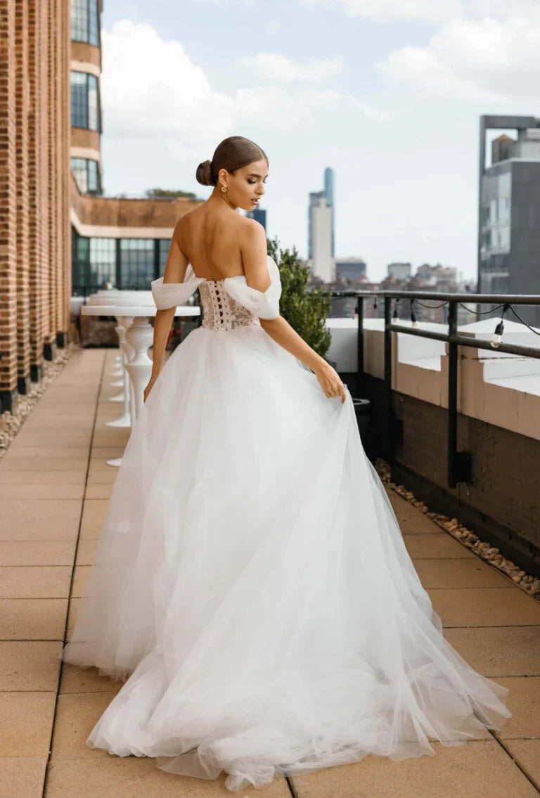 Charming Off the Shoulder Wedding Dresses Off the Shoulder Appliques Lacing up Tulle Bridal Customized New Arrival