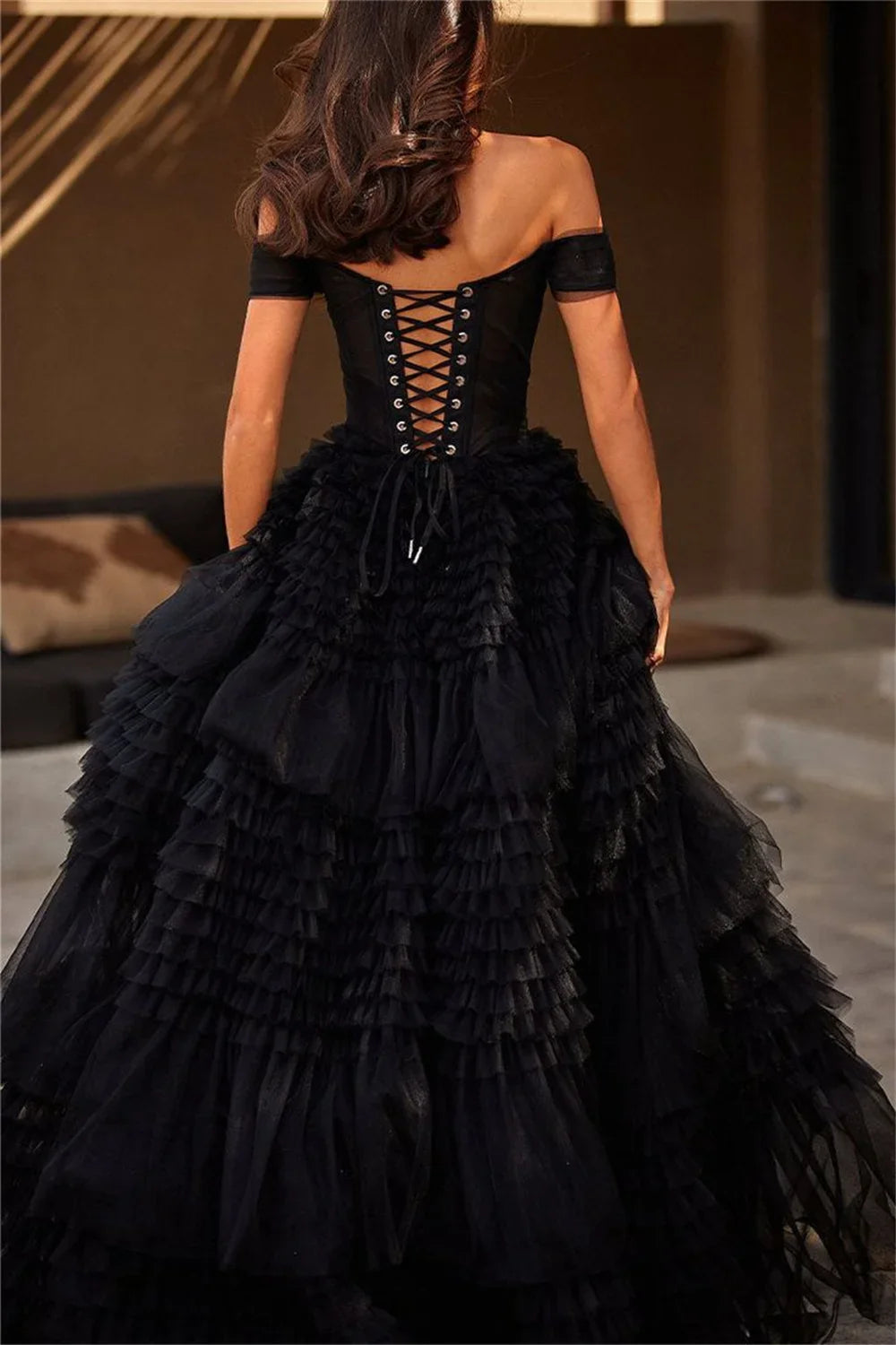 Sexy Off Shoulder Prom Dress Black Multilayer فستان حفلات الزفاف Luxury Ball Gown Tulle Puffy Robes De Soirée