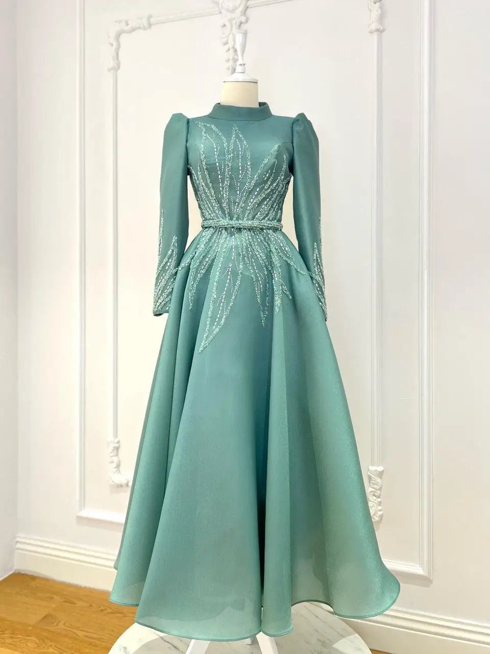 A-Line Champagne Muslim Prom Dresses Elegant Organza Beading High Neck Dubai Formal Dress Tea Length Evening Gown