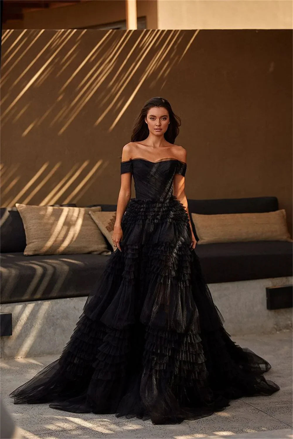 Sexy Off Shoulder Prom Dress Black Multilayer فستان حفلات الزفاف Luxury Ball Gown Tulle Puffy Robes De Soirée