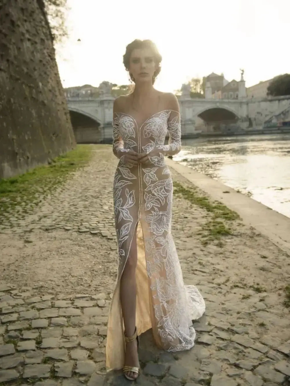 Boho Mermaid Wedding Dress Sweethear Off Shoulder Long Sleeves Illusion Backless Tulle Appliques Beach Party dress for Bridal Picture Color