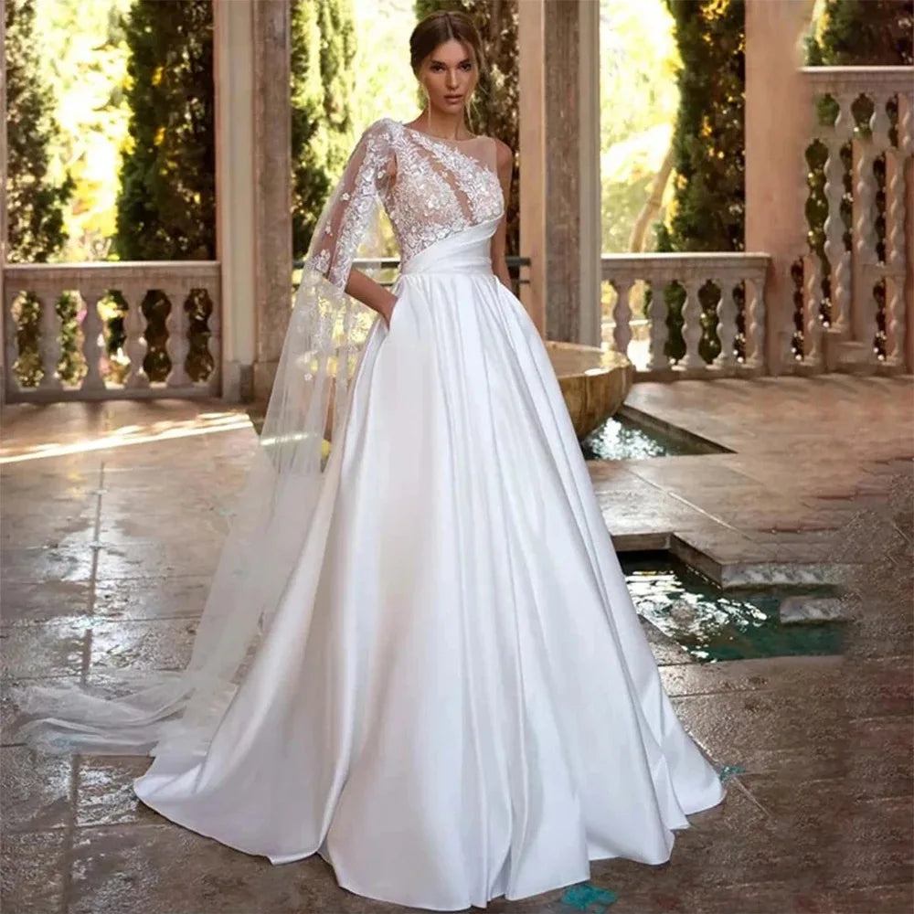 Exquisite Off Shoulder Beach A-Line Fluffy Wedding Dresses Sexy Backless Lace Backless Sweep Train Bridal Gowns 14W