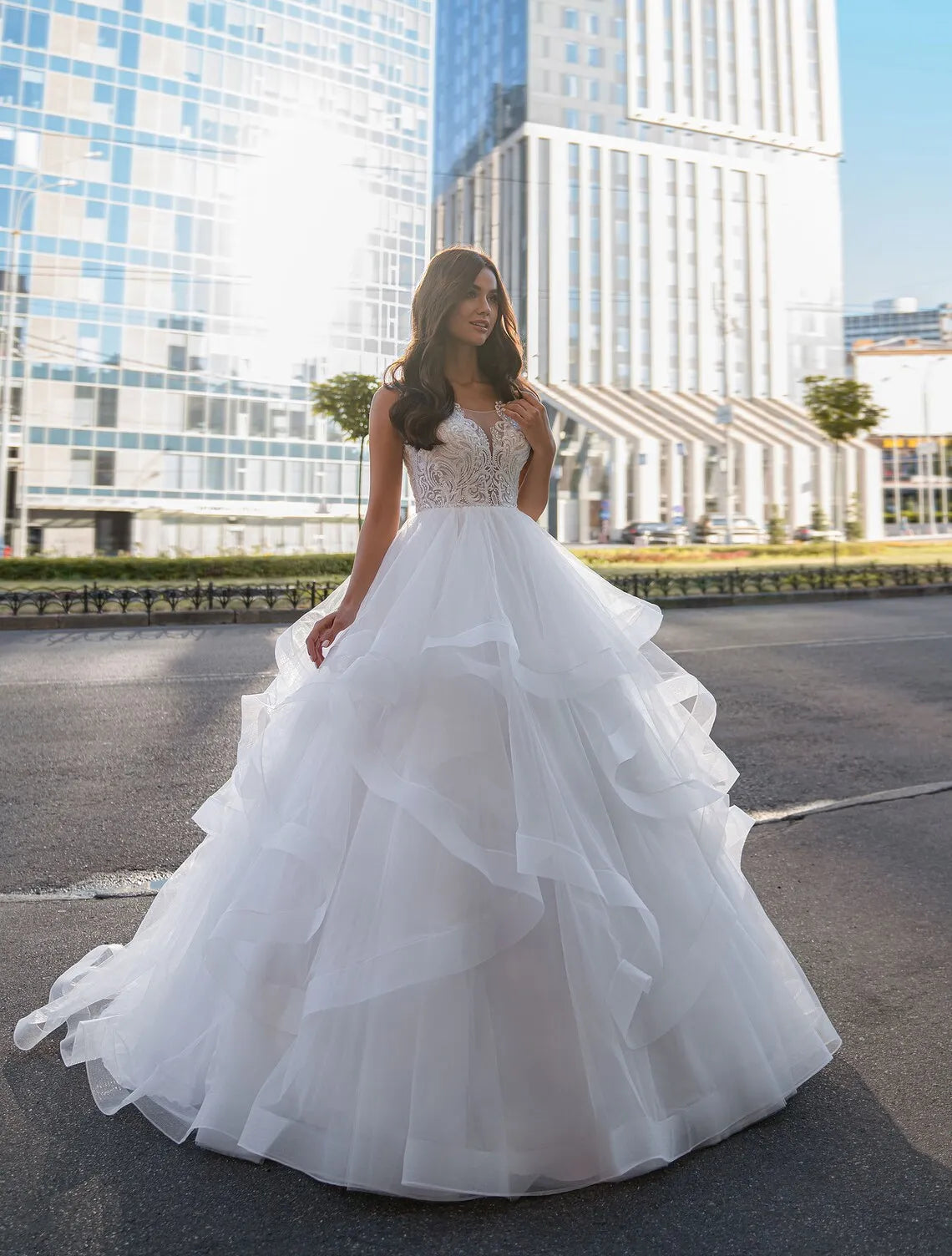 Darla Princess Tulle Wedding Dresses Lace Appliques Puffy Modern Organza Bridal Ball Gowns Button Sweep Train Vestido De Novia Picture Color Floor Length