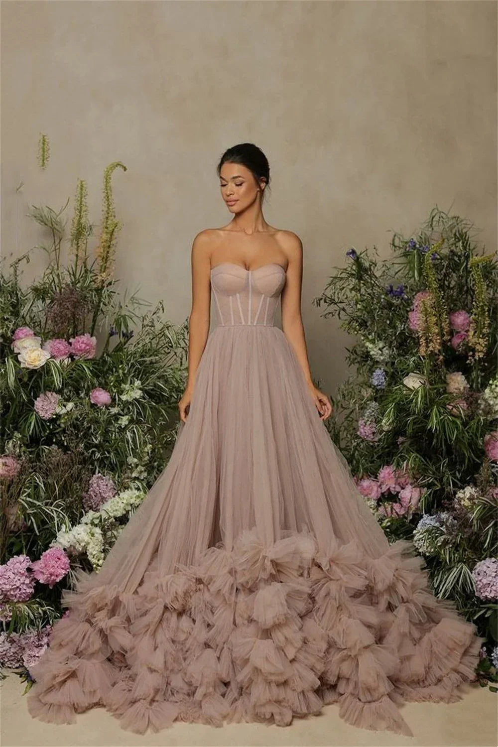 Gorgeous Strapless فساتين السهرة Glaring Multilayer Sweep Tail Vestidos De Noche With Cape Brown Roll Hem Prom Dress