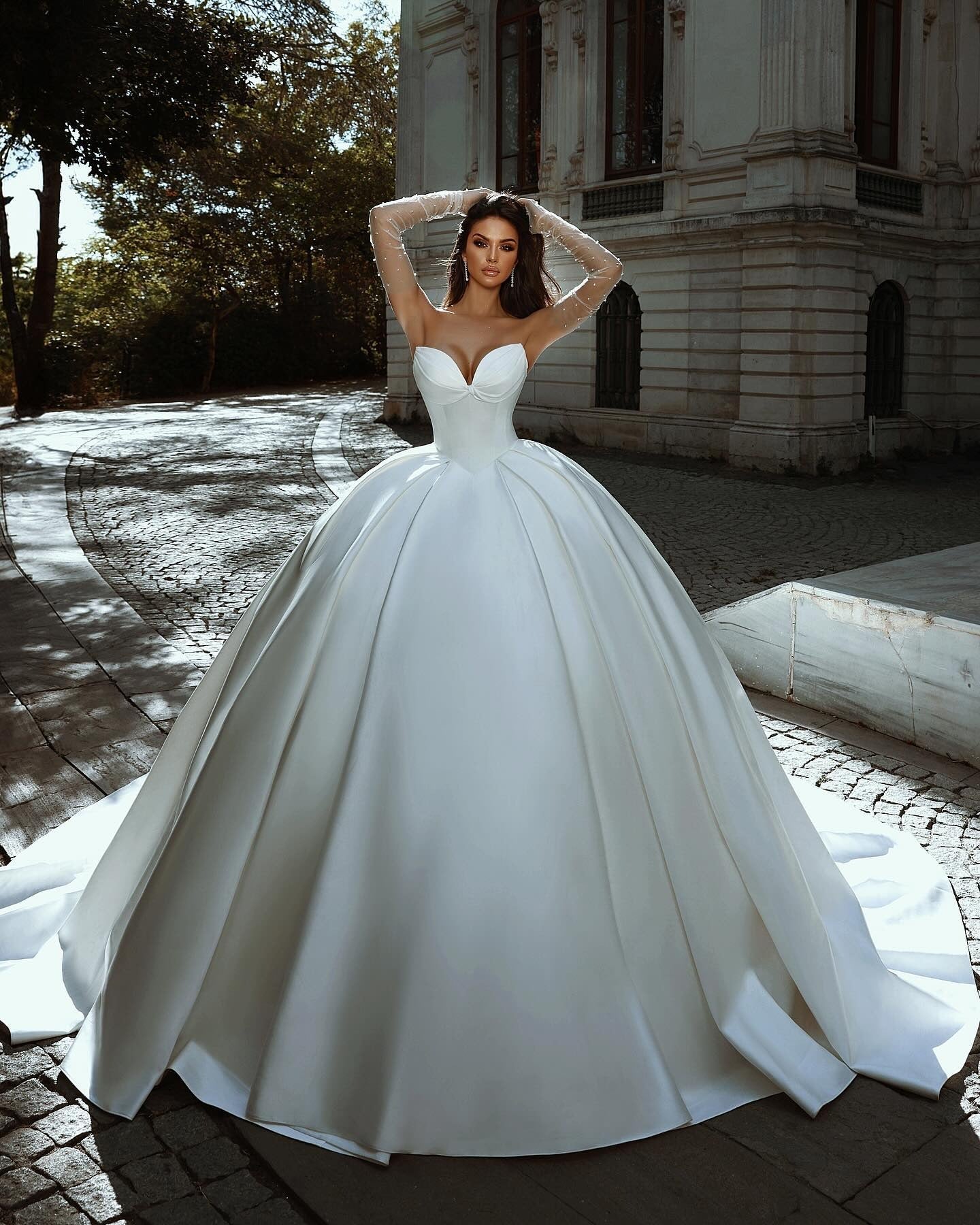 Elegant Women's Bridal Gowns With Satin Pleats Sexy Off The Shoulder Princess A-Line Wedding Dresses Formal Party Without Gloves