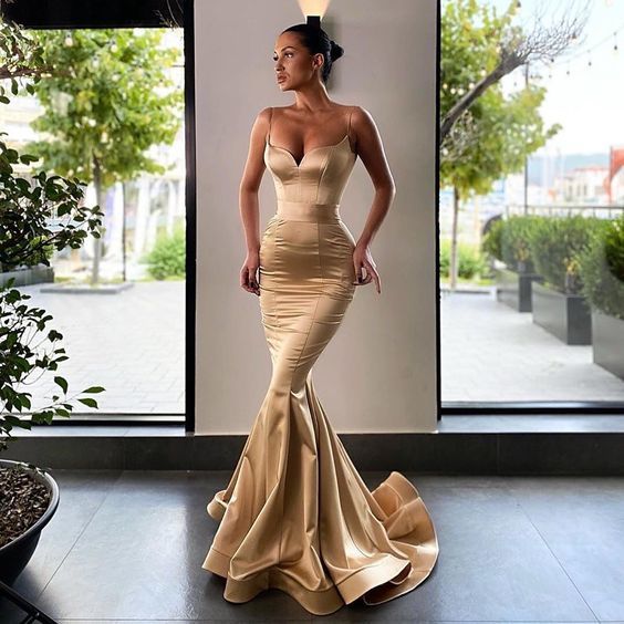 Lily Spaghetti Strap Gold Prom Dresses Sexy V Neck robes de soirée Stain Sheath Mermaid Evening Dresses Sweep Train Prom Gown Picture Color