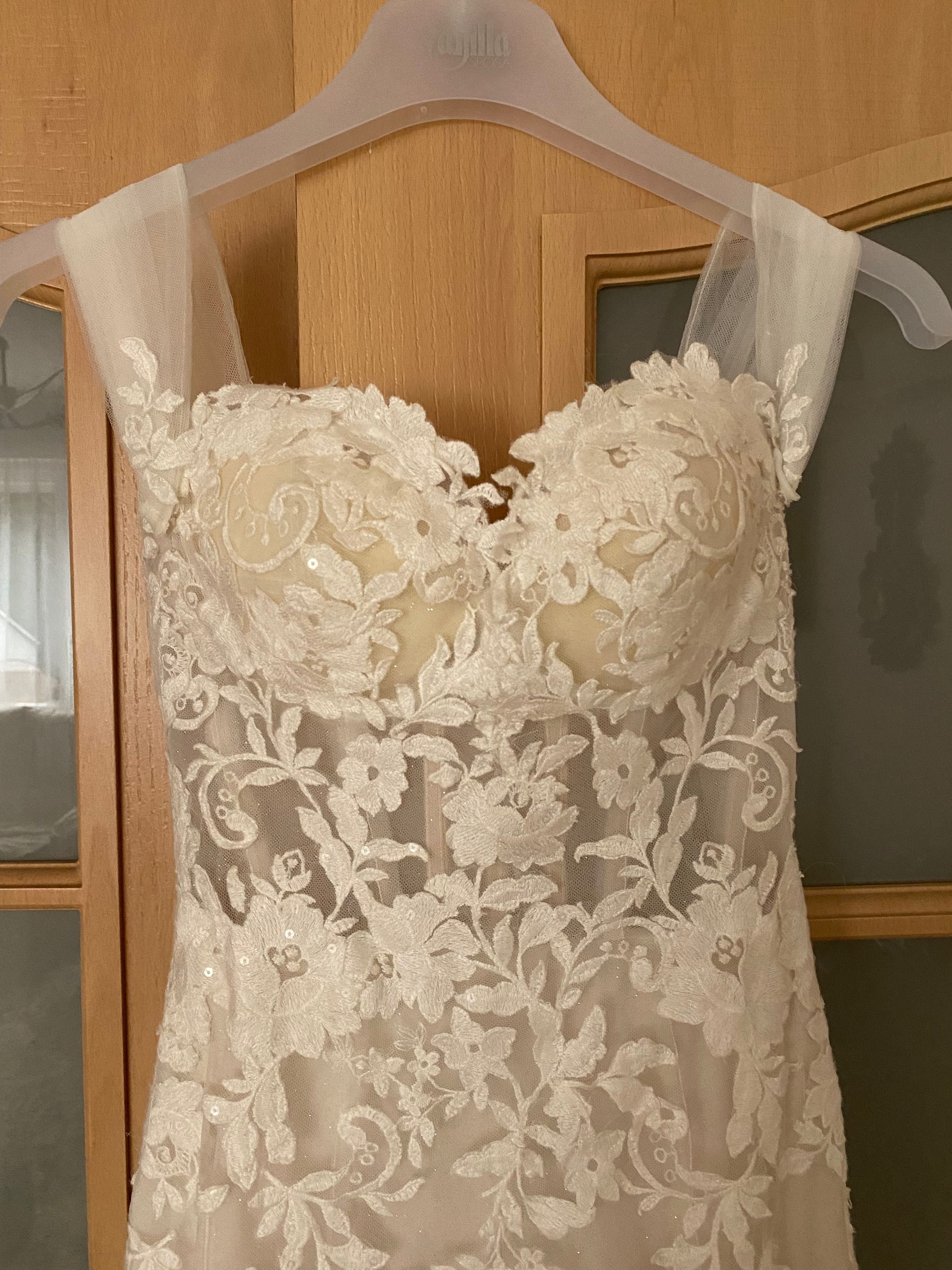 Charming Mermaid Wedding Dress Lace Appliques Off the Shoulder Sweetheart Buttons Court Train Vestidos De Novia
